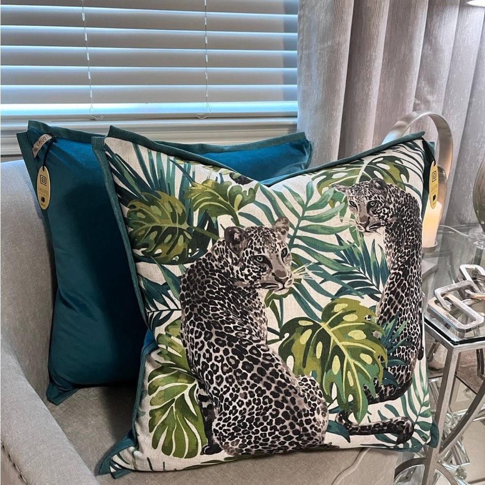 1-NWT CALLISTO HOME DECORATIVE PILLOW (Please read description for details) - Picture 3 of 13